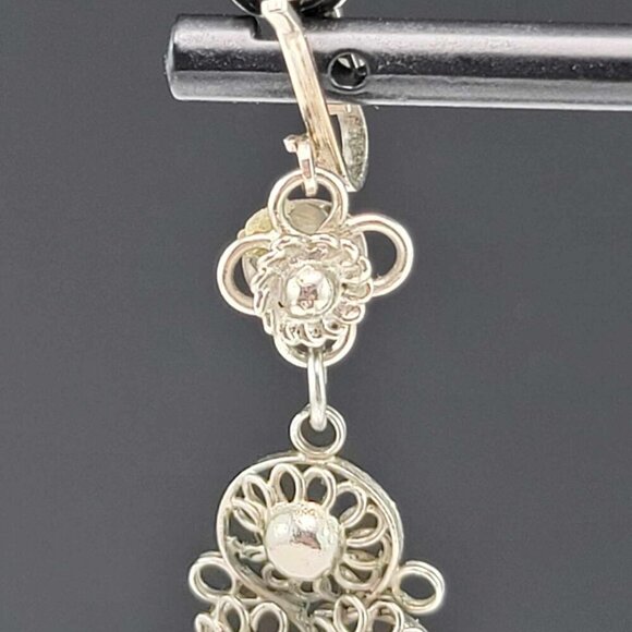 Beautiful silver tone clip-on filagree dangle earrings GUC - Picture 5 of 9